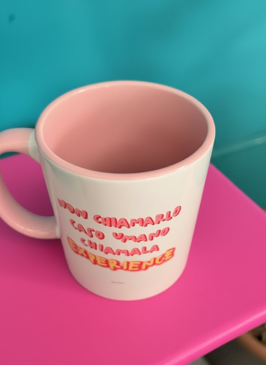 Mug "Non chiamarlo caso umano"